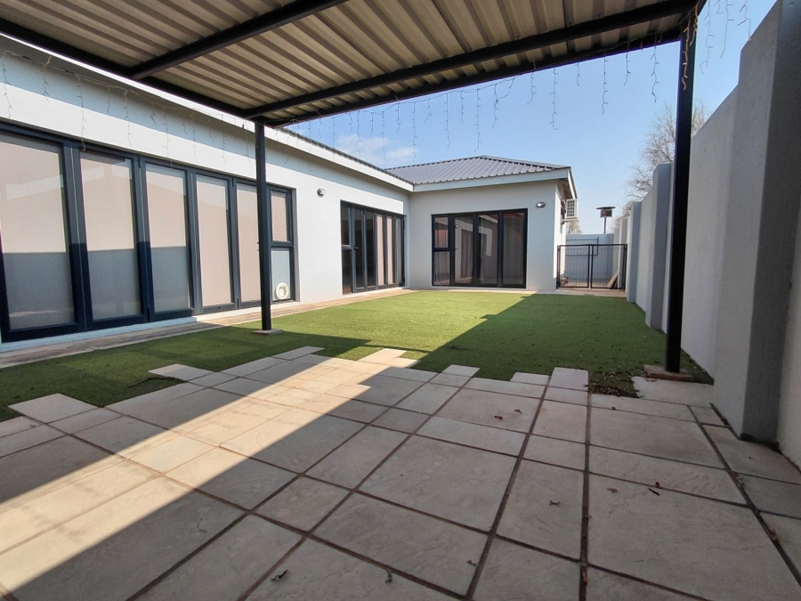 2 Bedroom Property for Sale in Waterberry Estate North West